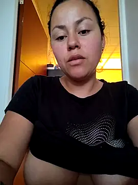 camila-titis online show from March 2026 07:32:01 PM