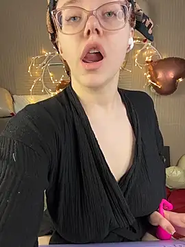 Snapshot of PollyVinice chatting on February 2026 12:45:01 PM PollyVinice online show from February 2026 12:45:01 PM