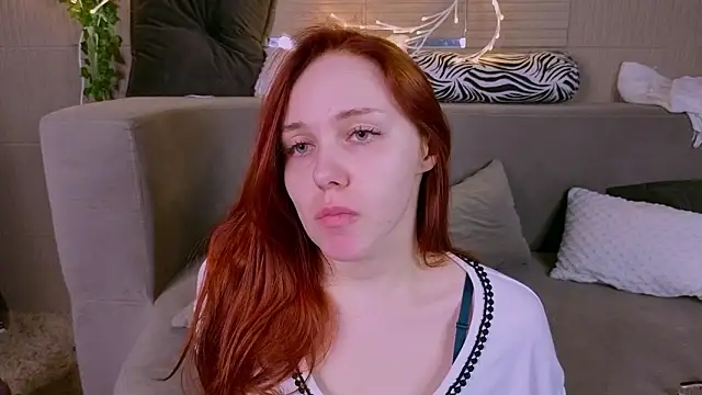 Snapshot of PollyVinice chatting on March 2026 06:31:02 PM PollyVinice online show from March 2026 06:31:02 PM