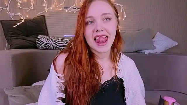 Snapshot of PollyVinice chatting on March 2026 11:27:01 AM PollyVinice online show from March 2026 11:27:01 AM