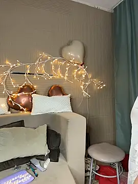 Snapshot of PollyVinice chatting on February 2026 06:18:02 PM PollyVinice online show from February 2026 06:18:02 PM