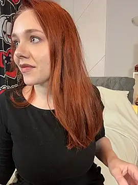 Snapshot of PollyVinice chatting on November 2025 11:58:02 AM PollyVinice online show from November 2025 11:58:02 AM