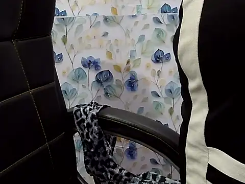 Snapshot of Rooshami_hot01 chatting on September 2025 05:45:01 PM Rooshami hot01 online show from September 2025 05:45:01 PM