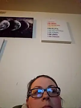 Snapshot of Yamiko42 chatting on February 2026 05:41:02 AM Yamiko42 online show from February 2026 05:41:02 AM