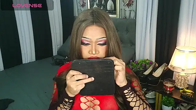 Snapshot of SeductiveMegan chatting on November 2025 11:14:02 AM SeductiveMegan online show from November 2025 11:14:02 AM