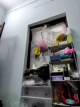 simsim-00 online show from February 2026 02:22:01 AM