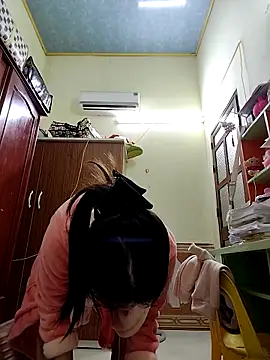 simsim-00 online show from February 2026 02:12:02 AM