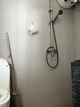 xixi-kiki online show from September 2025 04:11:02 AM