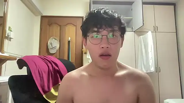 Passionatetwink2 online show from February 2026 03:56:01 PM