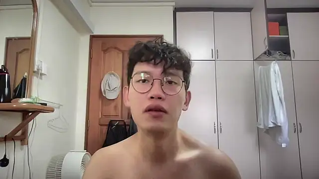 Passionatetwink2 online show from September 2025 05:01:01 AM