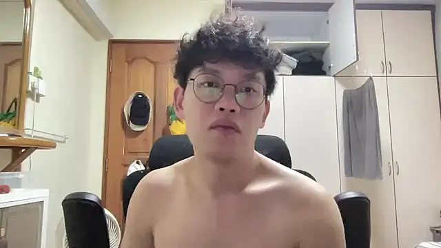 Passionatetwink2 online show from January 2026 04:10:01 PM