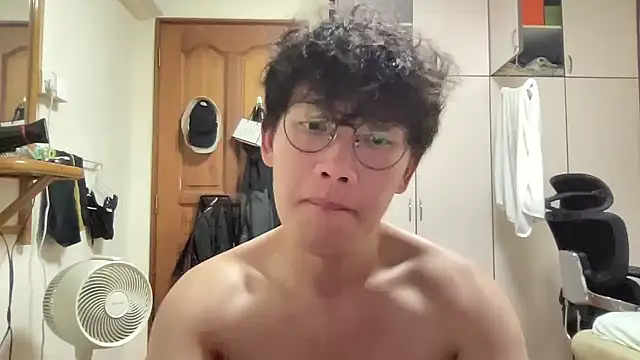 Passionatetwink2 online show from November 2025 04:21:01 PM