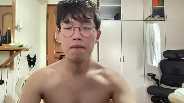 Passionatetwink2 online show from October 2025 09:22:02 AM