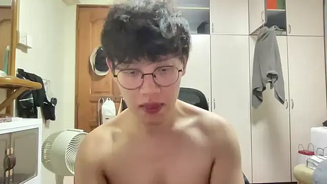 Passionatetwink2 online show from December 2025 02:34:01 PM