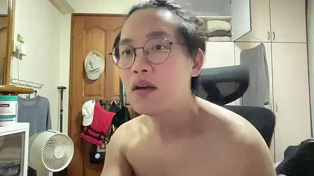 Snapshot of Passionatetwink2 chatting on March 2026 12:10:01 PM Passionatetwink2 online show from March 2026 12:10:01 PM