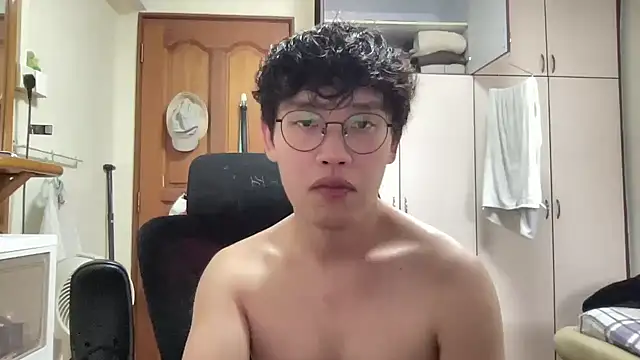 Passionatetwink2 online show from February 2026 07:52:02 AM