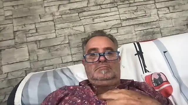 htreshot73 online show from October 2025 02:06:02 PM