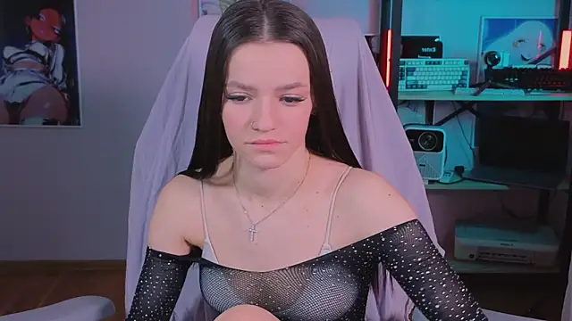 Snapshot of E_l_i_z_e_ chatting on February 2026 05:18:02 AM E l i z e online show from February 2026 05:18:02 AM