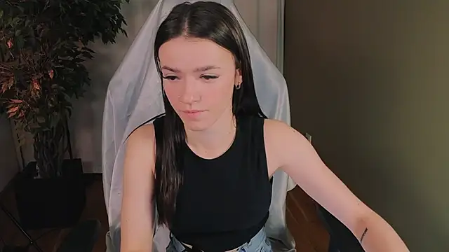 E l i z e  online show from October 2025 05:39:02 AM