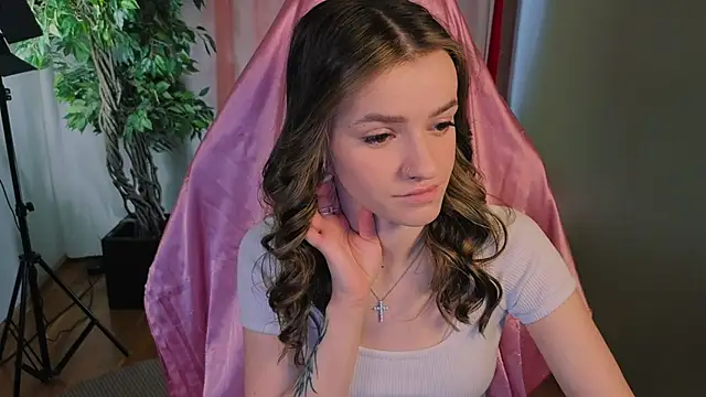 E l i z e  online show from April 2026 05:20:01 AM