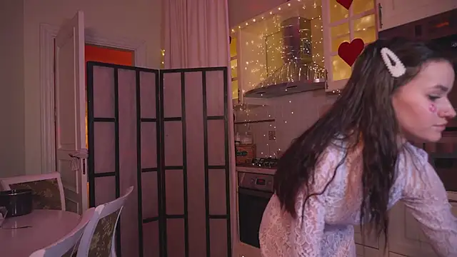 Snapshot of E_l_i_z_e_ chatting on February 2026 05:40:01 AM E l i z e online show from February 2026 05:40:01 AM