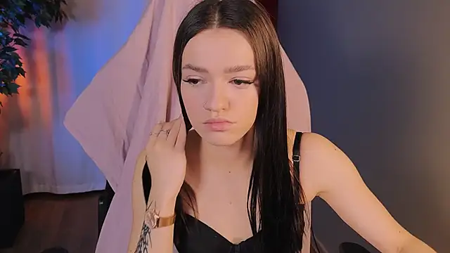 E l i z e  online show from October 2025 05:19:02 AM