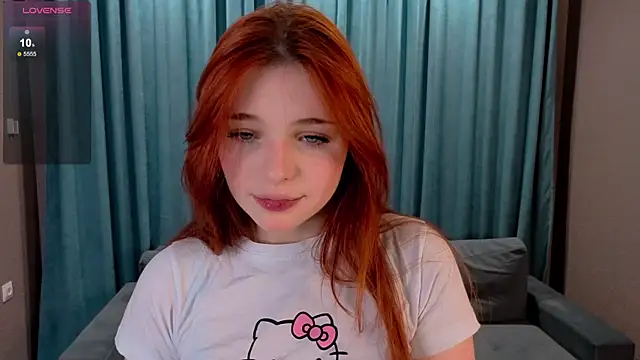 AnnieKim  online show from December 2025 02:08:02 PM