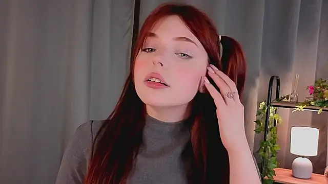 AnnieKim  online show from February 2026 05:02:02 PM