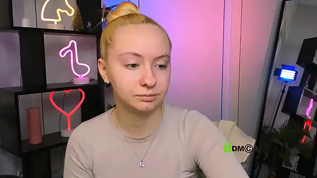 mila glow1 online show from December 2025 06:37:01 AM