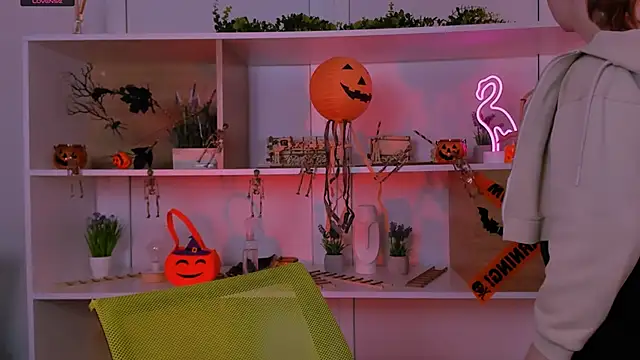 mila glow1 online show from November 2025 05:45:01 AM