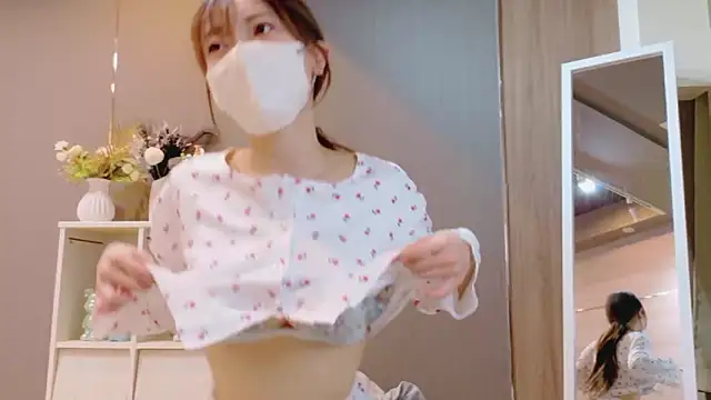 Snapshot of RIRI-style chatting on October 2025 04:39:01 PM RIRI-style online show from October 2025 04:39:01 PM