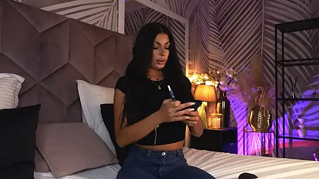 EvaRhea online show from April 2026 03:02:02 AM