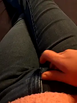 Snapshot of Horny_mummy chatting on November 2025 01:33:01 PM Horny mummy online show from November 2025 01:33:01 PM