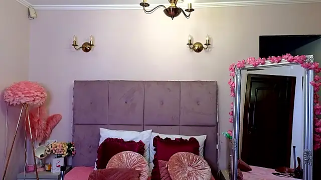 Nicole Bond online show from March 2026 04:12:02 AM