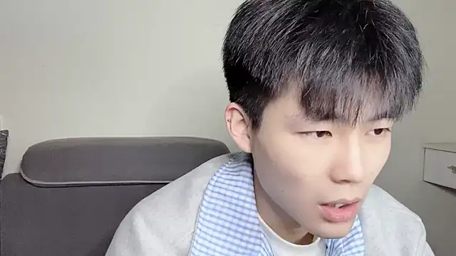 Snapshot of xiaoyang5200 chatting on November 2025 02:27:02 PM xiaoyang5200 online show from November 2025 02:27:02 PM