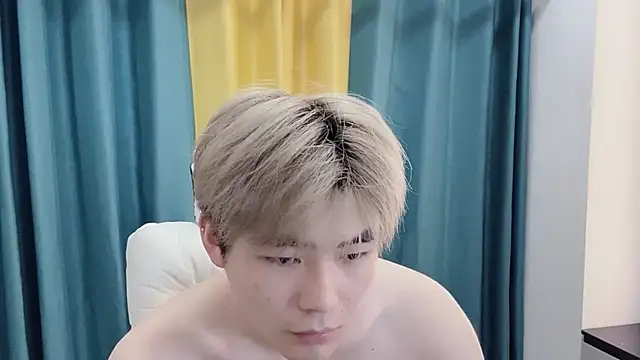 xiaoyang5200 online show from February 2026 02:50:01 PM