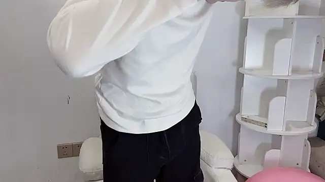 xiaoyang5200 online show from March 2026 12:04:02 PM