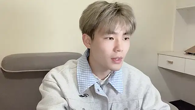 xiaoyang5200 online show from January 2026 02:31:01 PM