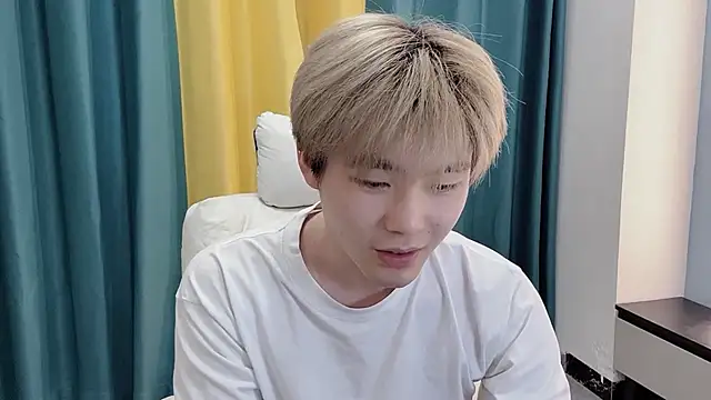 xiaoyang5200 online show from March 2026 02:43:01 PM