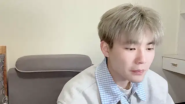 xiaoyang5200 online show from January 2026 03:37:01 PM