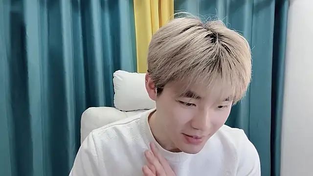 xiaoyang5200 online show from February 2026 01:44:01 PM