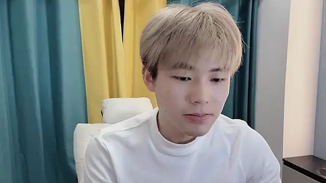 xiaoyang5200 online show from February 2026 03:01:01 PM