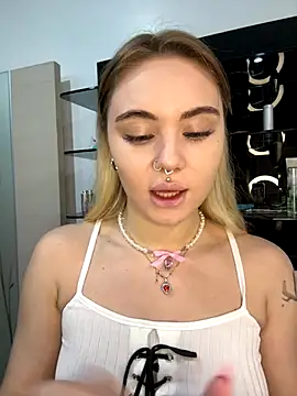 LunaMillie online show from October 2025 12:16:02 PM