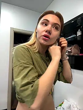 LunaMillie online show from November 2025 05:55:03 AM