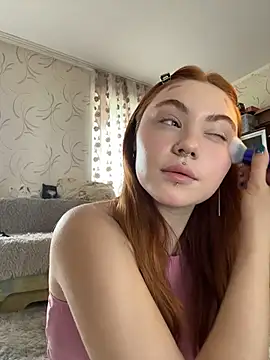 Snapshot of LunaMillie chatting on May 2026 10:35:01 AM LunaMillie online show from May 2026 10:35:01 AM