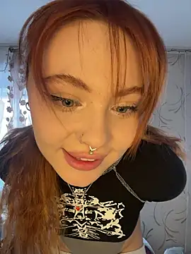 Snapshot of LunaMillie chatting on February 2026 10:03:01 AM LunaMillie online show from February 2026 10:03:01 AM