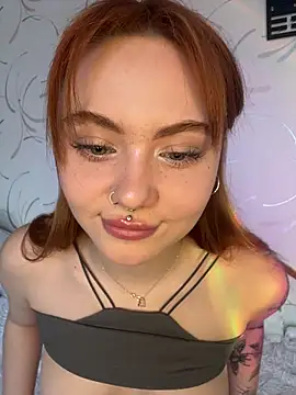 Snapshot of LunaMillie chatting on February 2026 09:32:02 AM LunaMillie online show from February 2026 09:32:02 AM