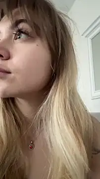 Snapshot of LunaMillie chatting on December 2025 06:07:02 AM LunaMillie online show from December 2025 06:07:02 AM