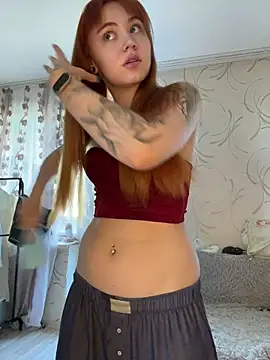 Snapshot of LunaMillie chatting on May 2026 10:34:02 AM LunaMillie online show from May 2026 10:34:02 AM