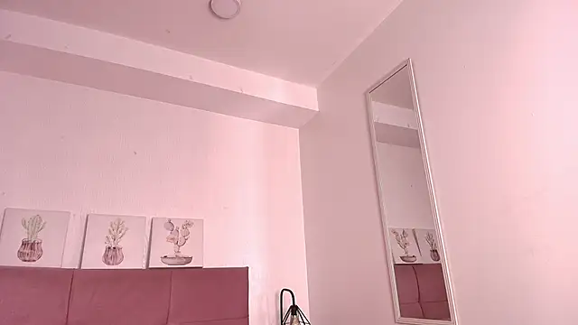 CamiilaGlow online show from September 2025 05:30:01 PM